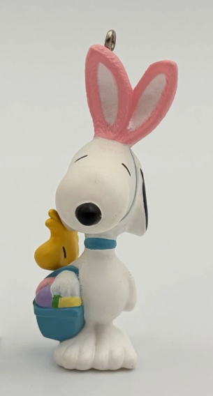 1995 Peanuts Easter Beagle 